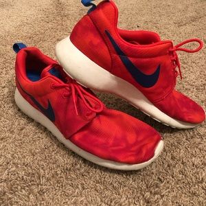 Nike Roshe.